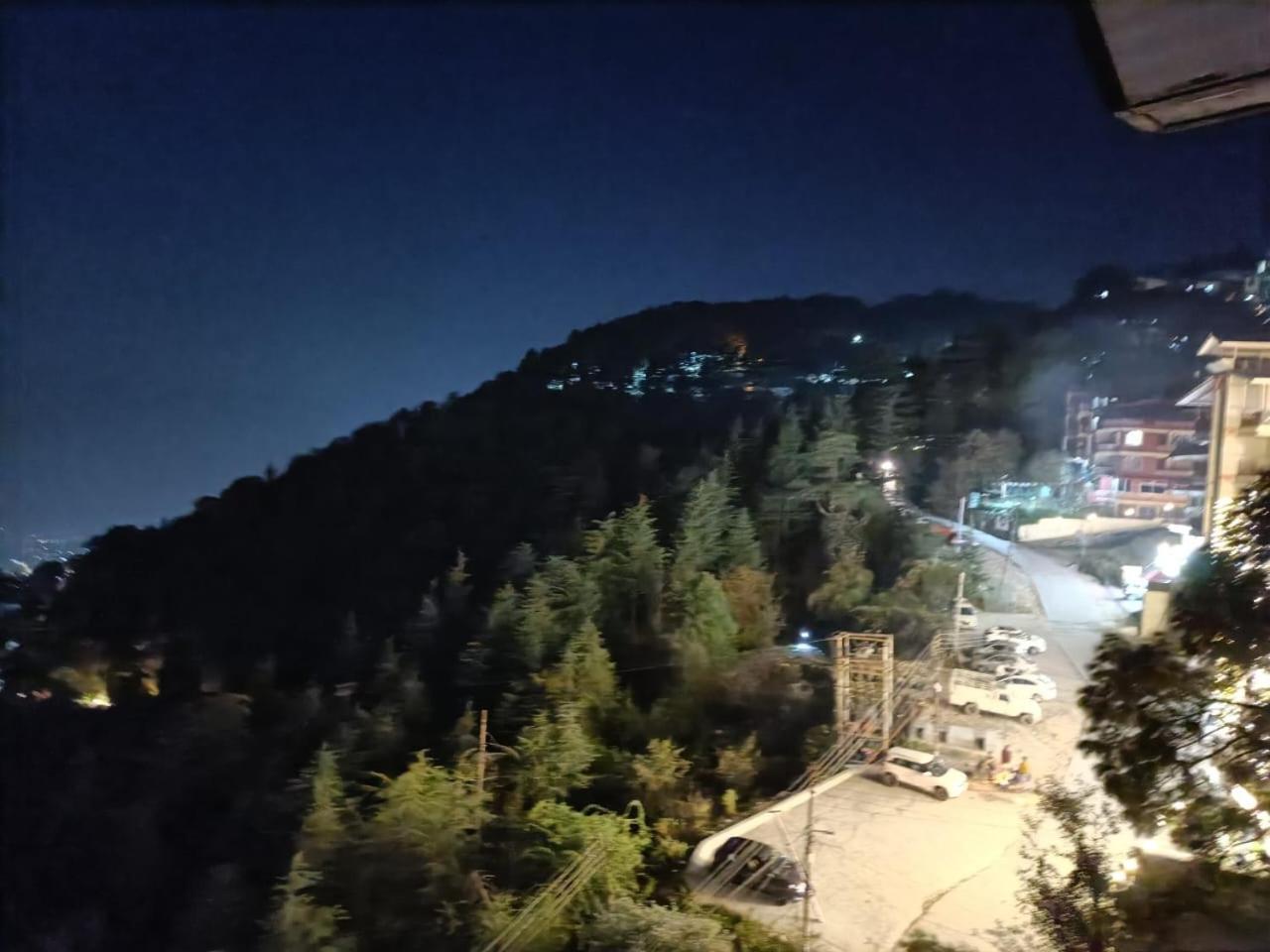 King Castle Mcleodganj-Centrally Heated And Air Cooled- Near Mall Road - Free Parking 다람샬라 외부 사진