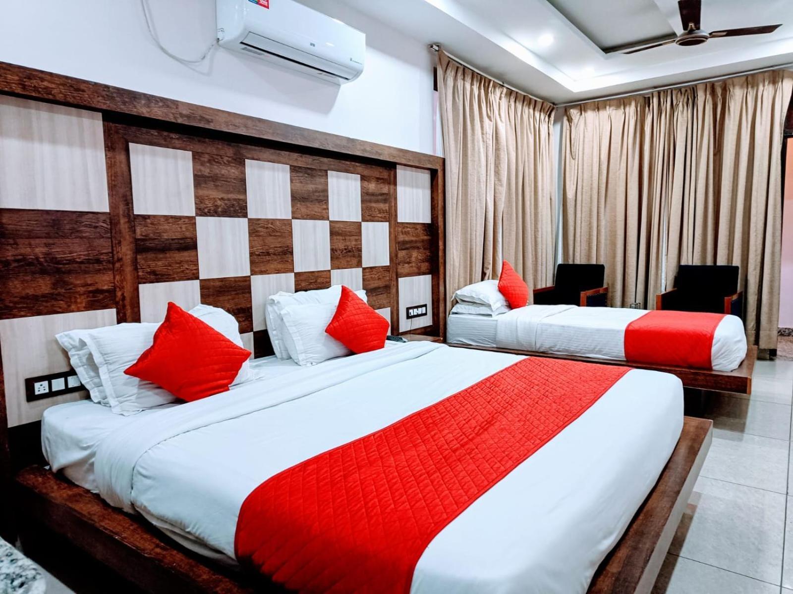 King Castle Mcleodganj-Centrally Heated And Air Cooled- Near Mall Road - Free Parking 다람샬라 외부 사진
