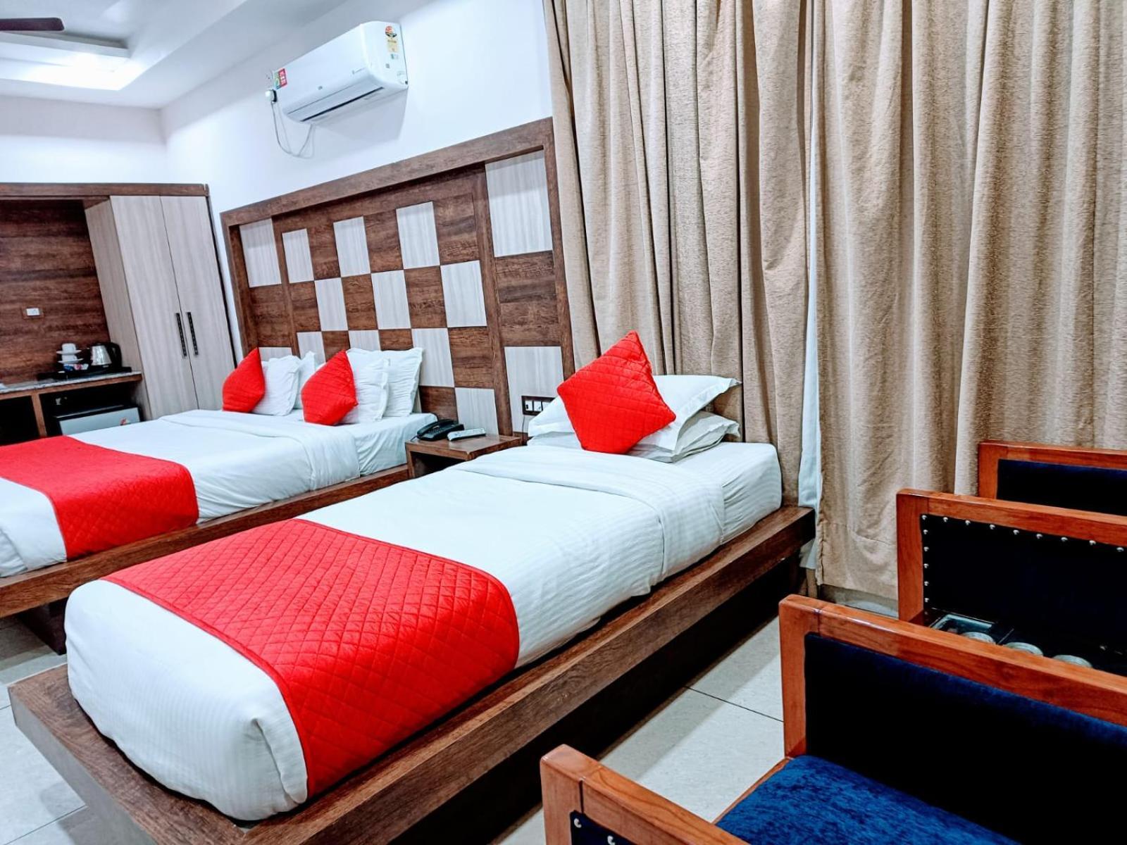 King Castle Mcleodganj-Centrally Heated And Air Cooled- Near Mall Road - Free Parking 다람샬라 외부 사진