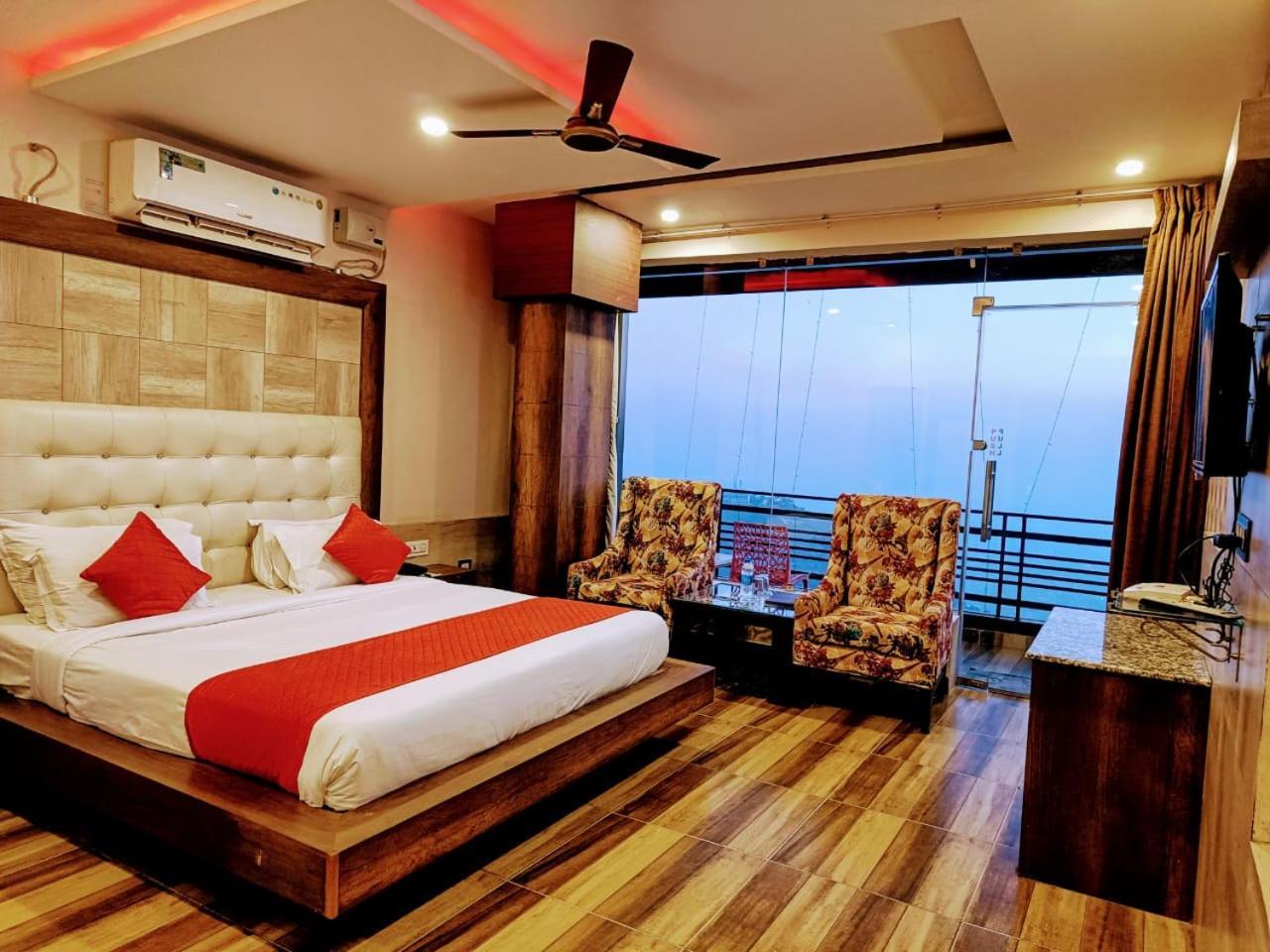 King Castle Mcleodganj-Centrally Heated And Air Cooled- Near Mall Road - Free Parking 다람샬라 외부 사진