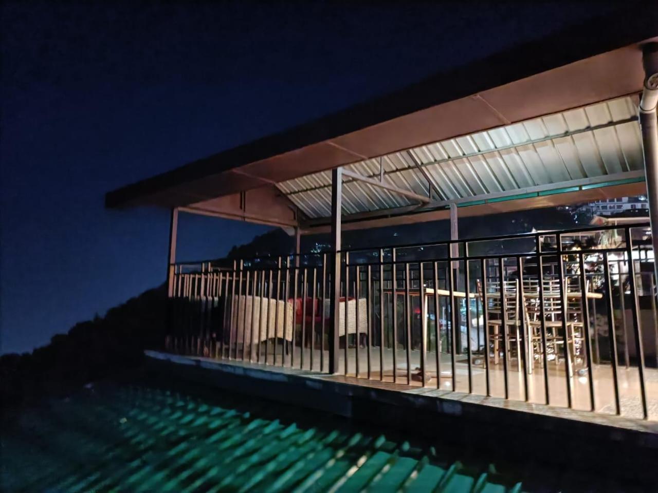 King Castle Mcleodganj-Centrally Heated And Air Cooled- Near Mall Road - Free Parking 다람샬라 외부 사진
