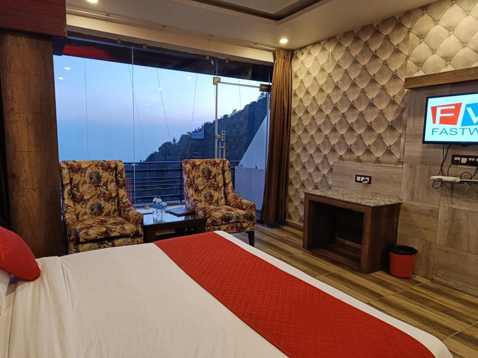 King Castle Mcleodganj-Centrally Heated And Air Cooled- Near Mall Road - Free Parking 다람샬라 외부 사진
