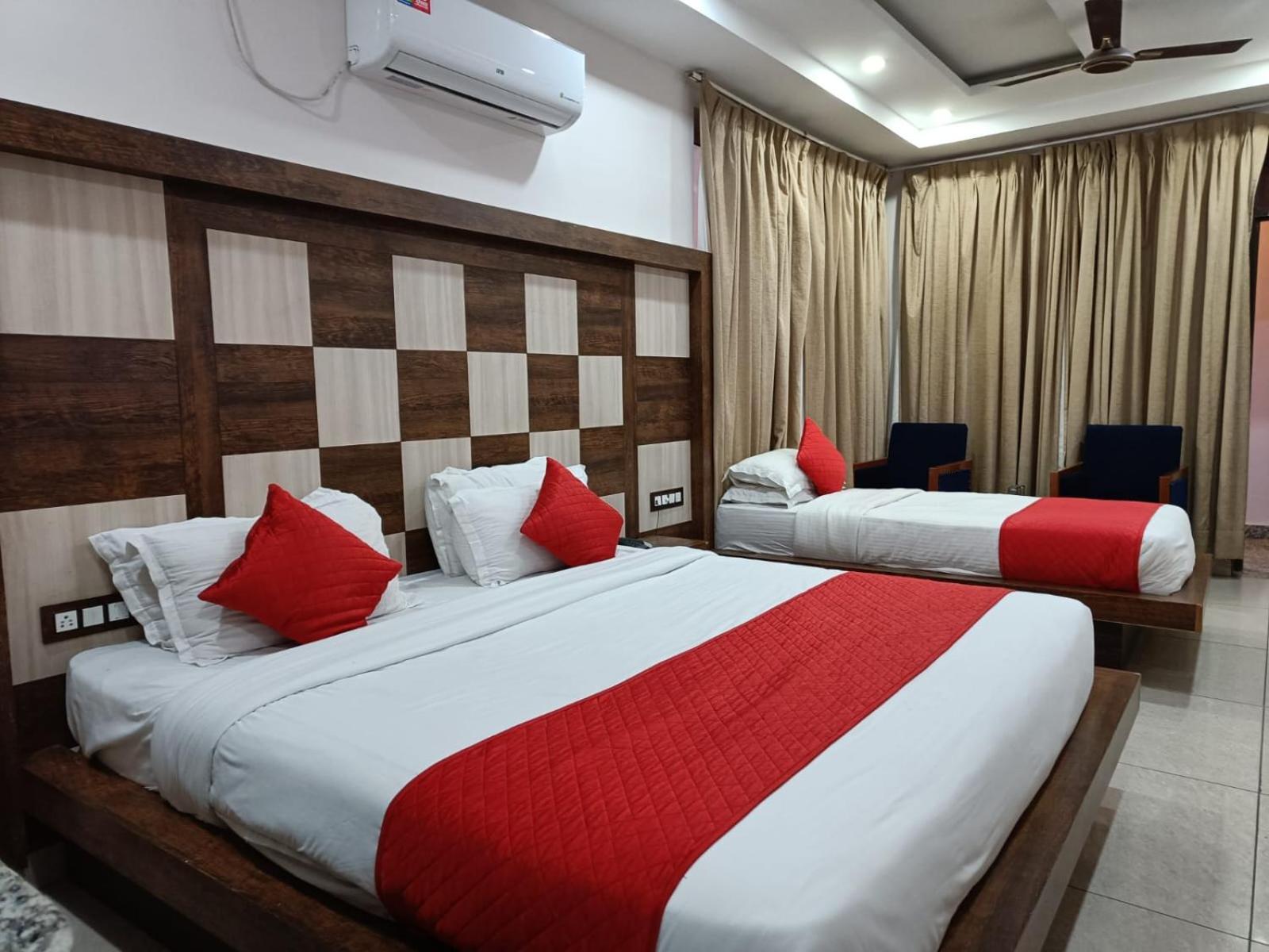King Castle Mcleodganj-Centrally Heated And Air Cooled- Near Mall Road - Free Parking 다람샬라 외부 사진