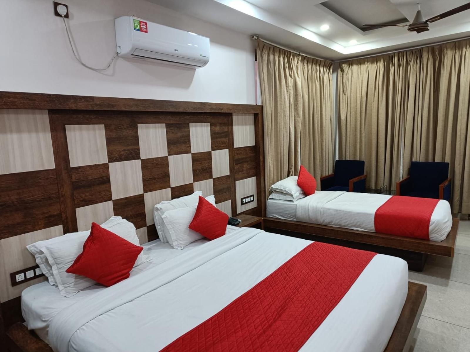 King Castle Mcleodganj-Centrally Heated And Air Cooled- Near Mall Road - Free Parking 다람샬라 외부 사진