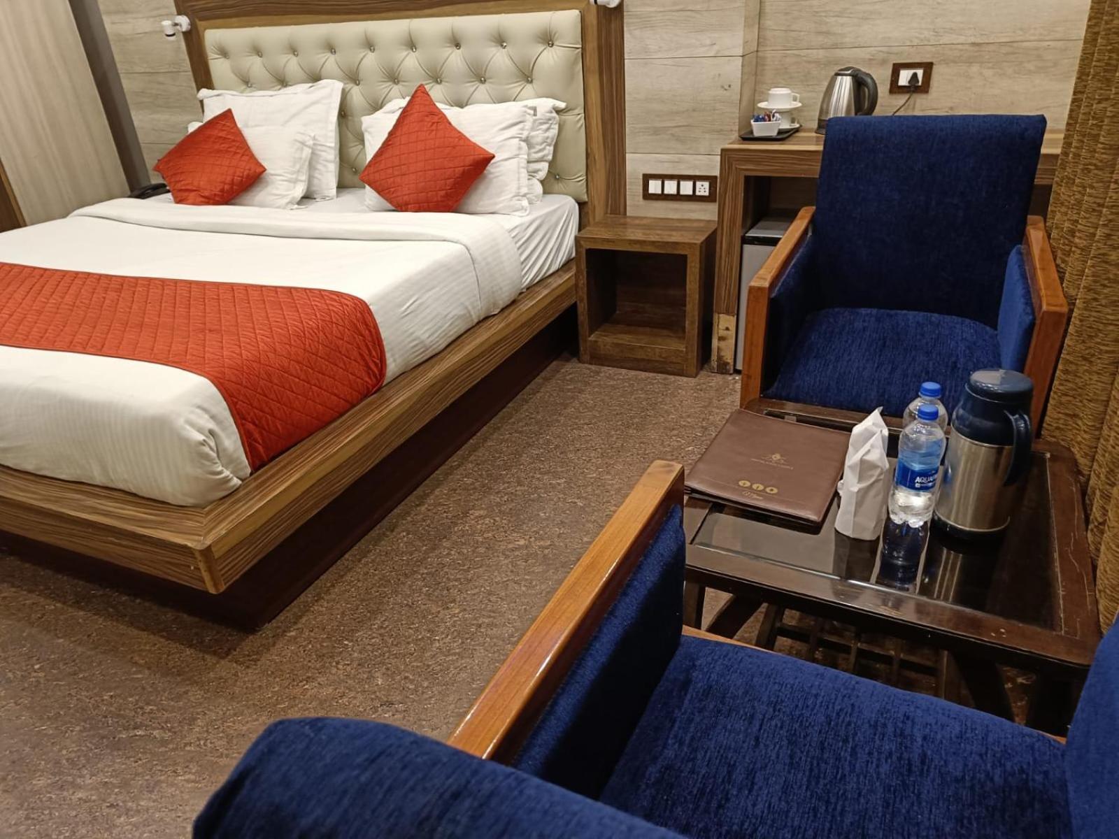 King Castle Mcleodganj-Centrally Heated And Air Cooled- Near Mall Road - Free Parking 다람샬라 외부 사진