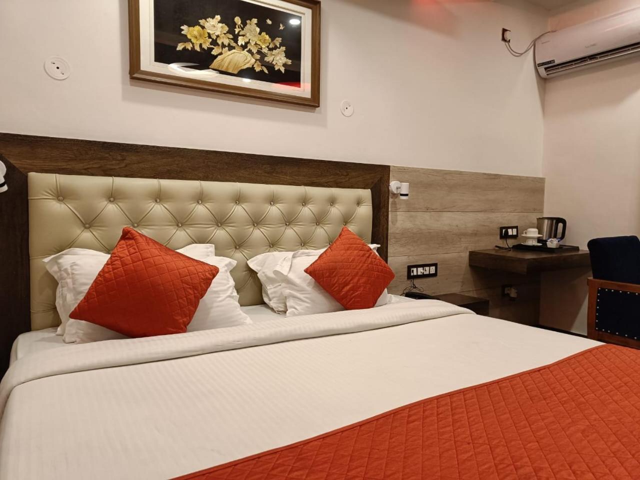 King Castle Mcleodganj-Centrally Heated And Air Cooled- Near Mall Road - Free Parking 다람샬라 외부 사진