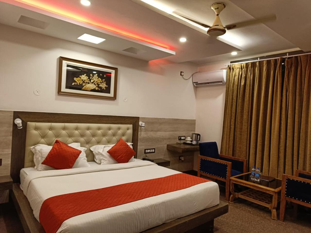 King Castle Mcleodganj-Centrally Heated And Air Cooled- Near Mall Road - Free Parking 다람샬라 외부 사진